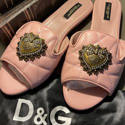 D & G Sandals