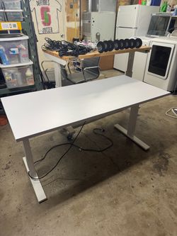 Poppin Series L electric sit stand desk