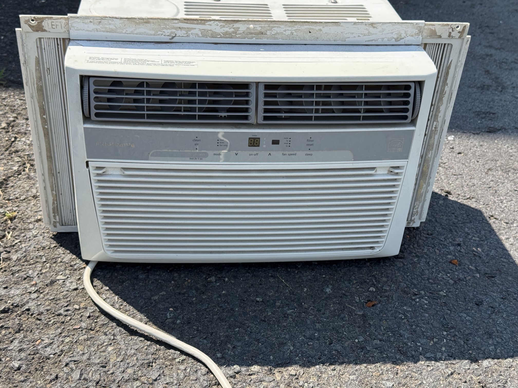 Frigidaire FFRC0833R14 8000 BTU 110v Window Air Conditioner