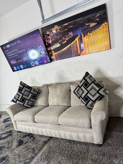 * Like New * Lazy Boy 1pc modular sofa & built in matress ( Free delivery )