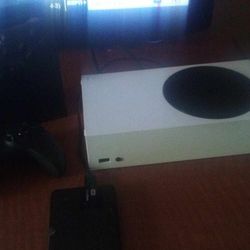 Xbox S Plus 1 TB Hard Drive And Elite Sr2 Controller 