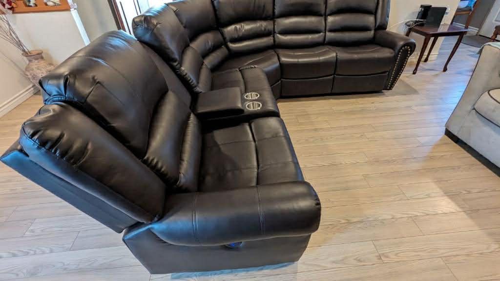 New Power Recliner Sectional Couch / Free Delivery 