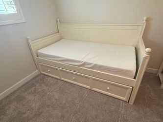 Alcott Hill Daybed w/ Trundle