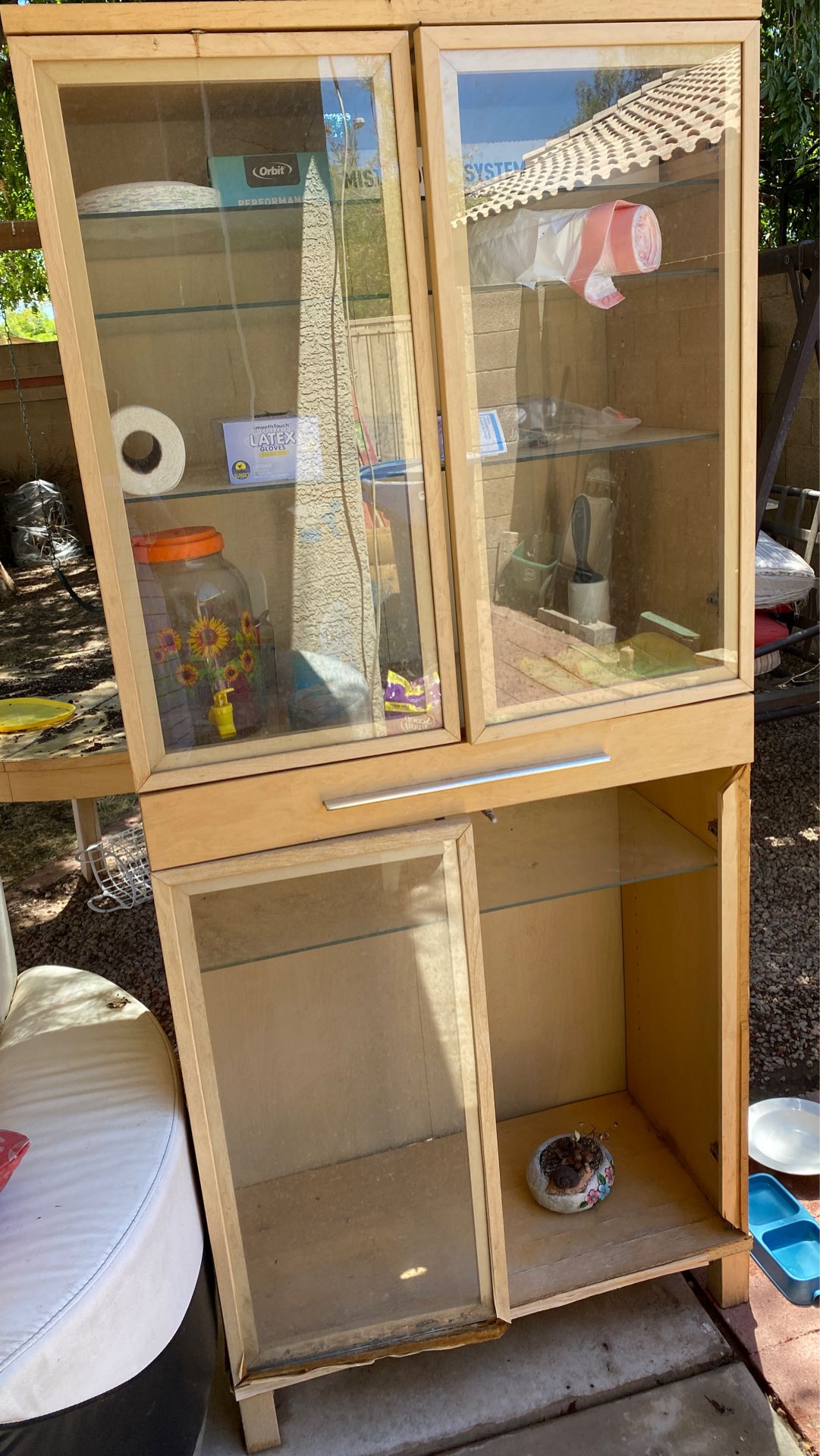 Free cabinet and table