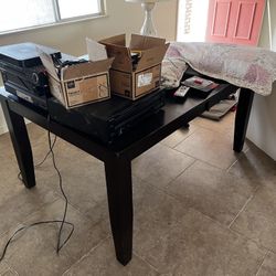 Kitchen / Dining Table w/ 6 Chairs