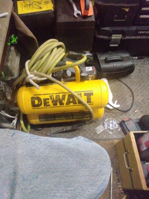 Dewalt Dual Tank Great Compressor