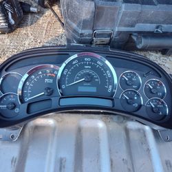 Cadillac Escalade Cluster