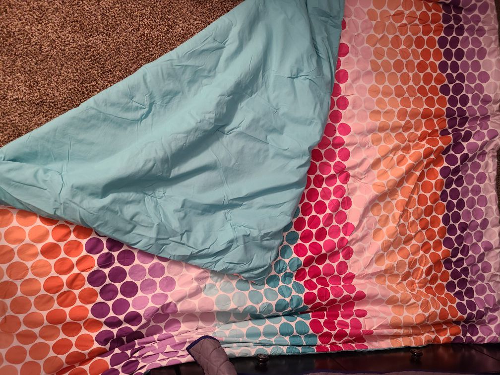 Bedding/Kids comforters