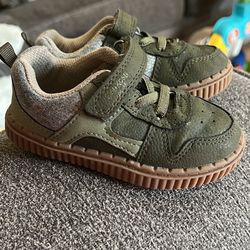Oshkosh Toddler Sneakers (size 5)