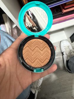 Patrick star Mac cosmetics highlighter