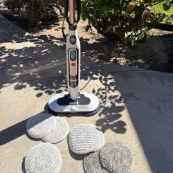 Shark Steam & Scrub Steam Scrubbing and Sanitizing Steam Mop And Extra Pads