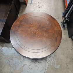 Round Coffee table