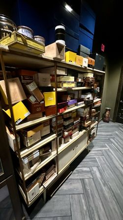Tons Of Free Cigar Boxes!!