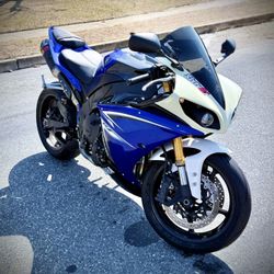 2009 Yamaha R1