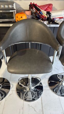 Free bar stools