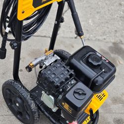 3400 Dewalt Power Washer. Gas 