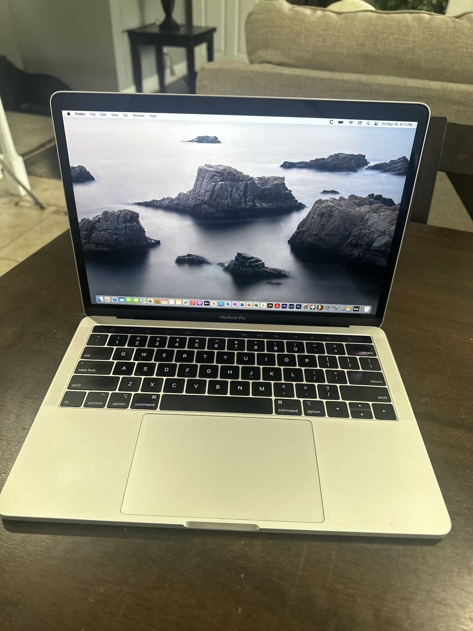 APPLE MACBOOK PRO 13” INTEL QUAD CORE i7 16GB RAM 500GB SSD! LOADED!