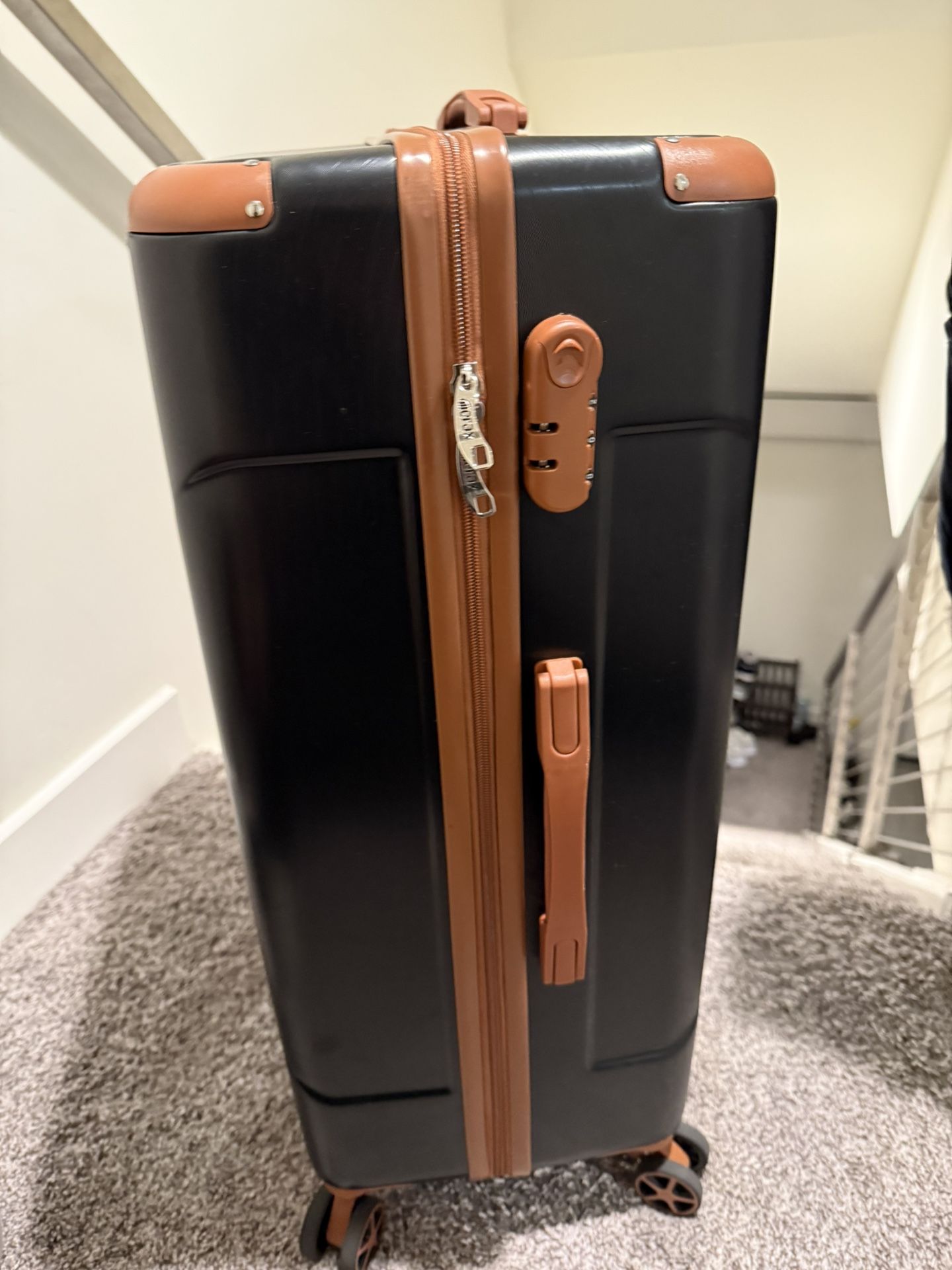 Checked bag 28 inches