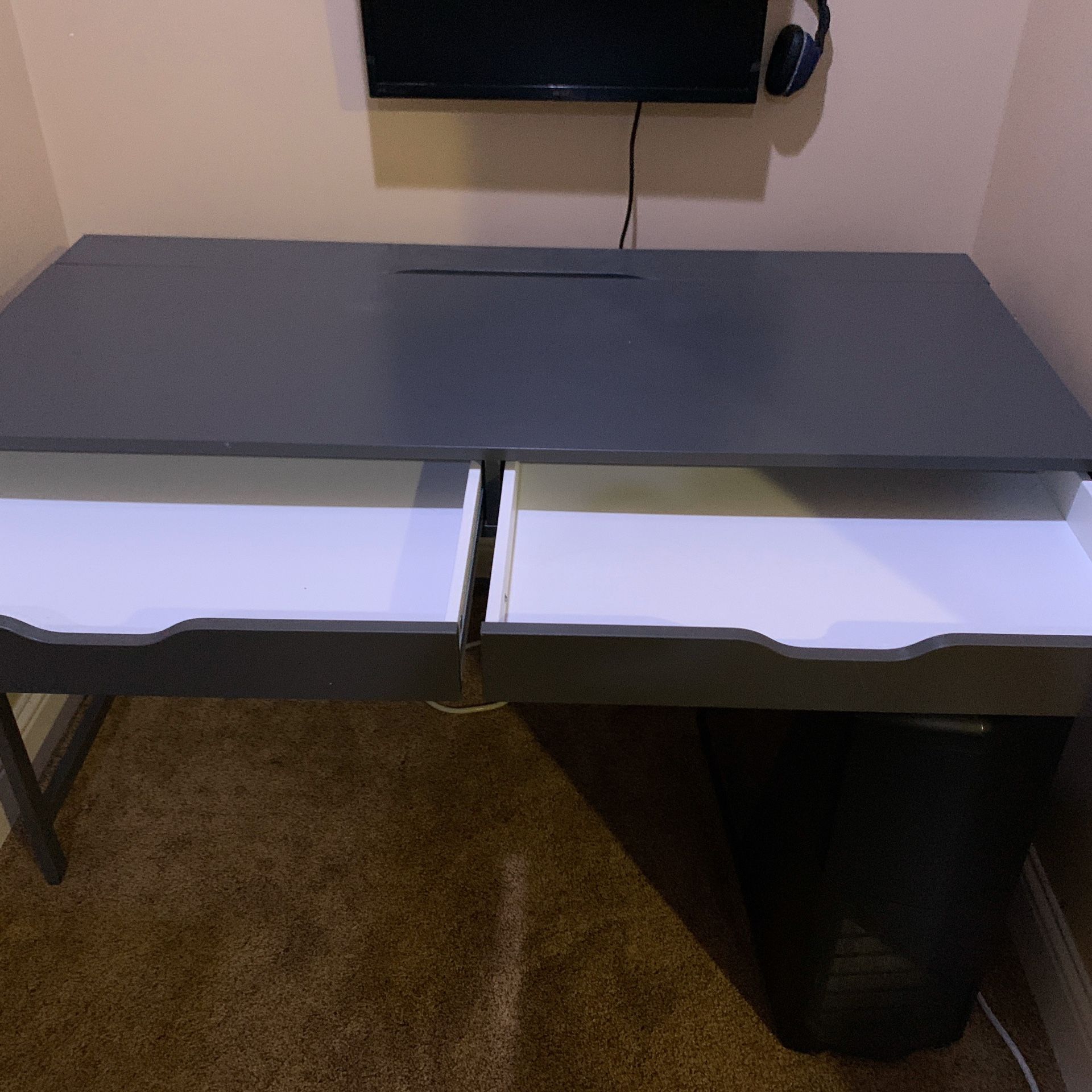 desk