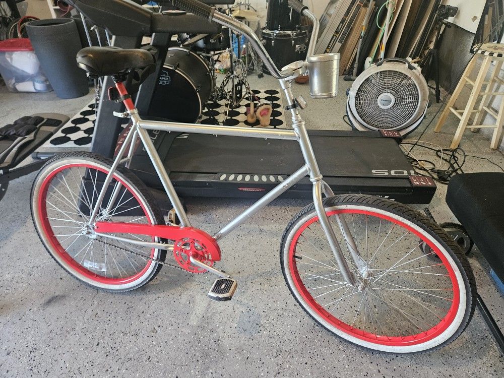Freshly Painted Silver and Red Beach Cruiser Large Frame Great condition
