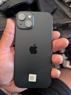 iPhone 15 128gb black unlocked w/ warranty still battery at 100% capacity