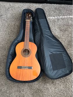 Yamaha G-85A Classical Guitar (Excellent Condition)  with case. $325 OBO