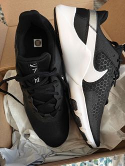 Men's Nike Sneakers, Legend Essential 2
Black/White, Size 12 New