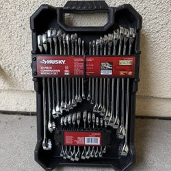 Brand New HUSKY 32-piece Wrench Set