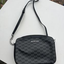 Jet Set Large East/west Crossbody Black
