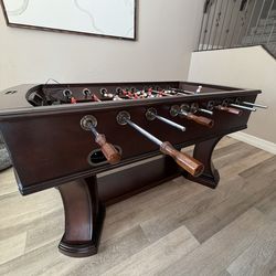 Well universal foosball table