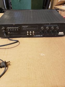 RADIO SHACK AMPLIFIER.