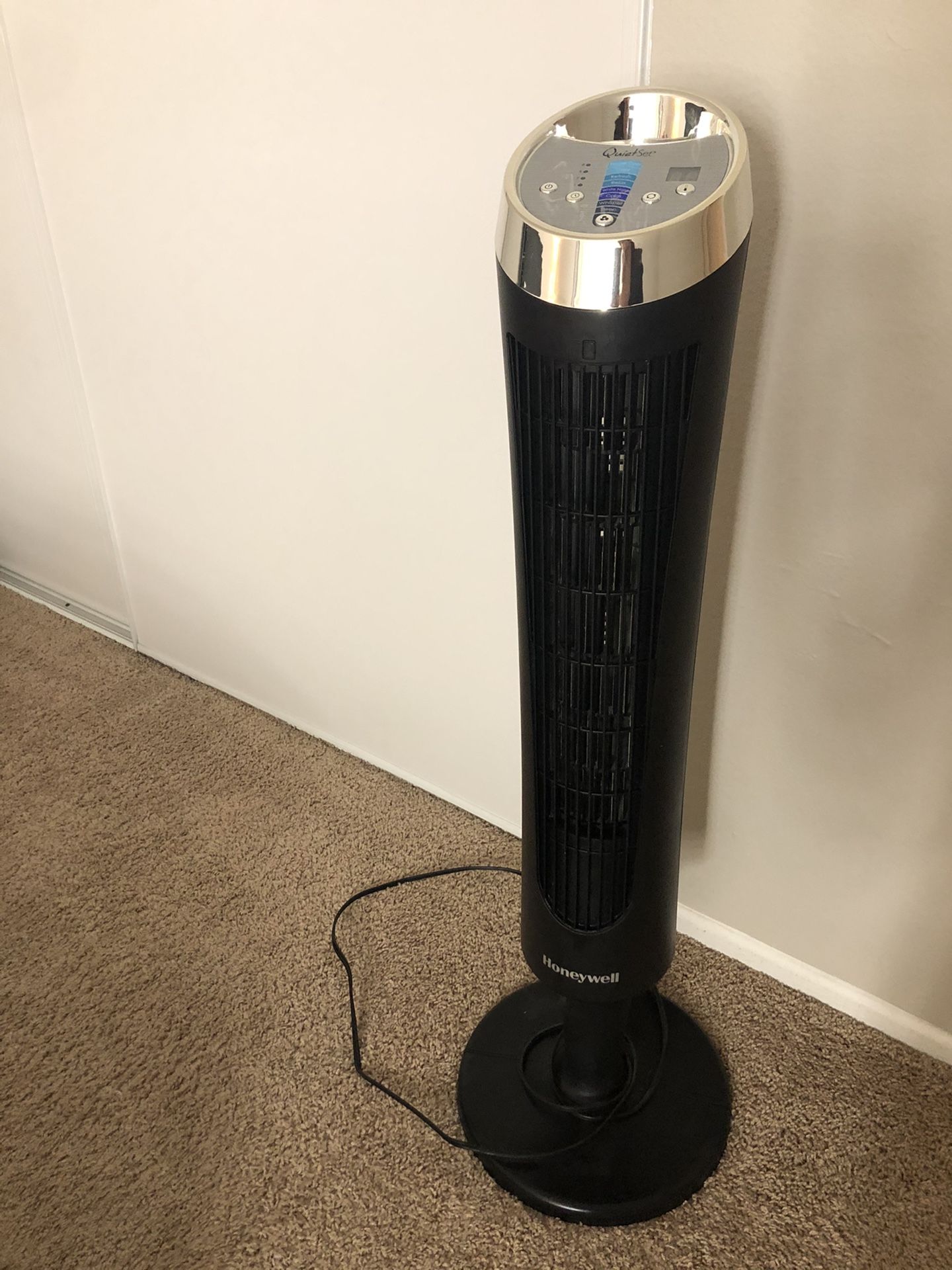 Honeywell Whole Room Tower Fan Quick Set [Black]