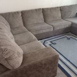 Beautiful 3 Piece Sectional Couches