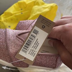 Tom’s Pink  Glitter Shoes Size 7 Youth 