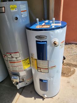 Electric Water Heater 40 gal in good condition and Warranty Works Great 19th Ave And Baseline