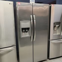 Refrigerator in excellent condition!