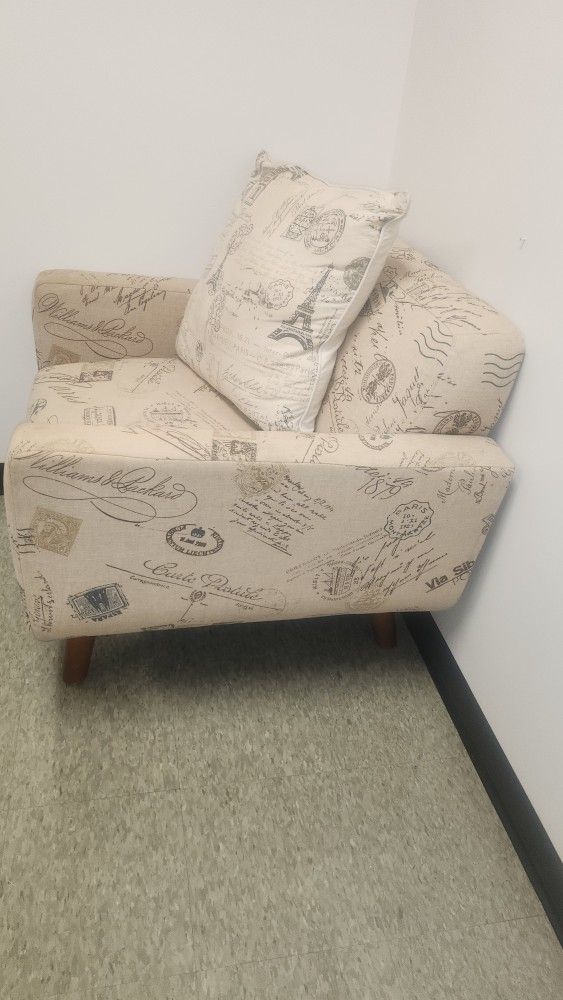 Nice Executive Chair With Pillow