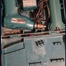 Makita 10mm Cordless Drill