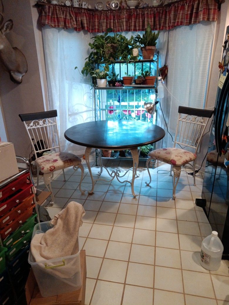 Kitchen Table And 4 Chairs - 2 chairs Shown In Pic