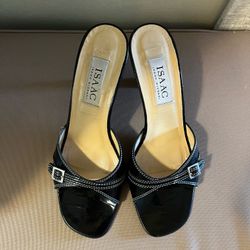 Isaac Mizrahi Leather Sandals Shoes Black-size 8(fits like 7.5)