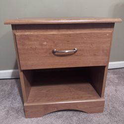 Small Night Stand Bedside Table With Brown Wood Pullout Drawer