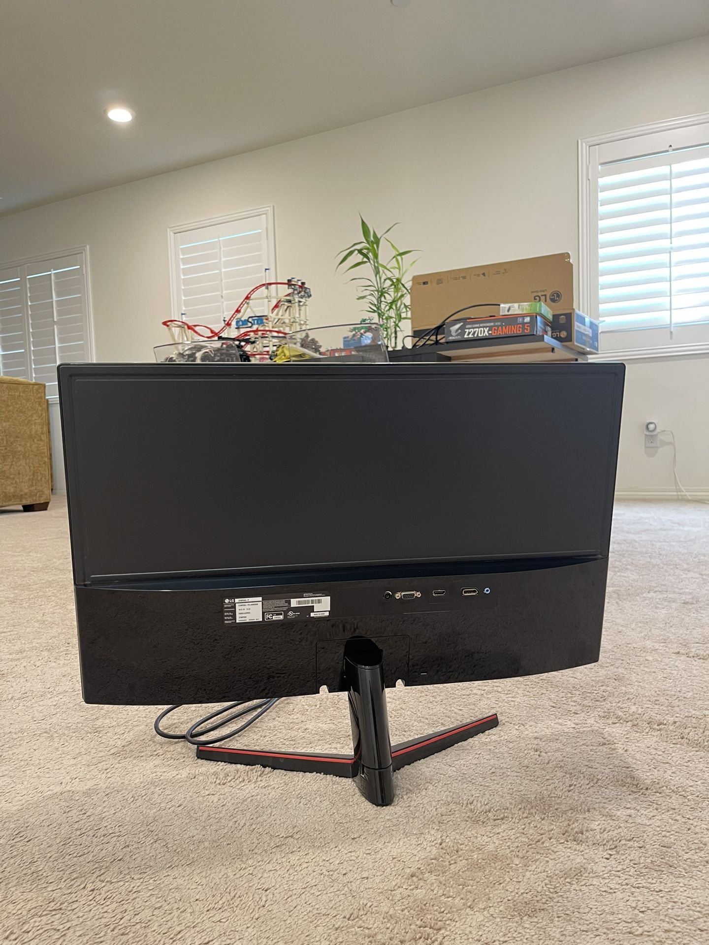LG 27” IPS LED FHD 75Hz 5MS AMD Freesync Monitor