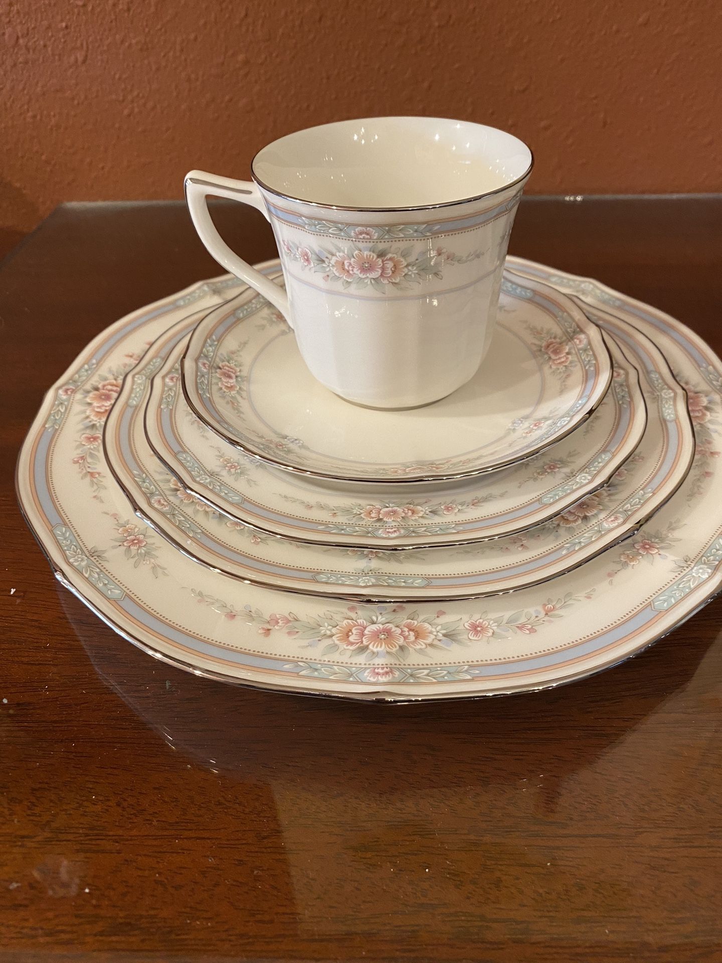 60 piece Noritake Rothschild China Service for 12