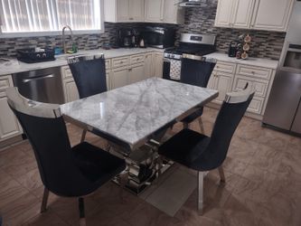 LUXURY DINING ROOM SET (PRICE NEGOTIABLE)