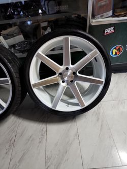 Wheels..24 Inch NICHE White Finish 