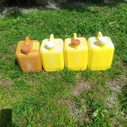 Four  2.5 Gallon Pool Chlorine Jugs  (Empty)