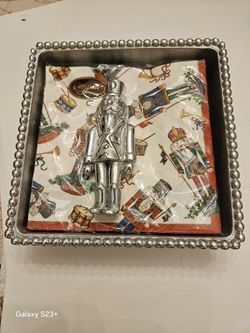 Mariposa Beaded Napkin Holder with Weighted Nutcracker