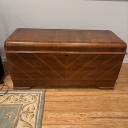 Vintage Lane Cedar Chest. Lock Has Been Removed For Safely.