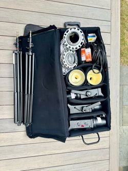 Bowens Gemini GM500R 3 Light Kit, Multiple Interfit Softboxes & Westcott Backgrounds