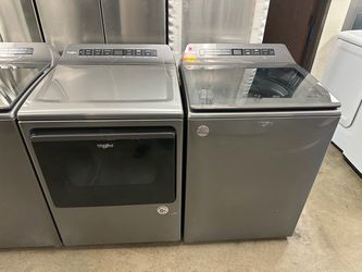 SET TOP LOADING WASHER AND GAS DRYER